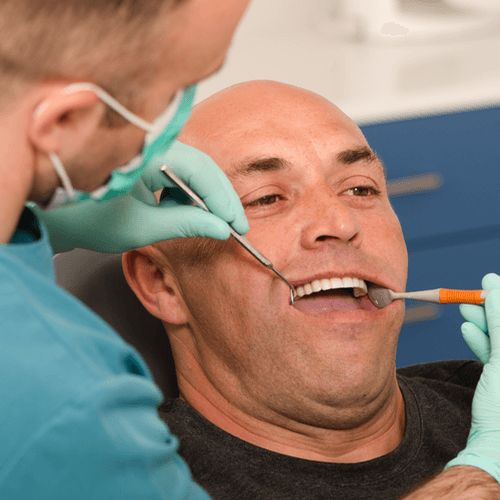 implant dentar pret Timisoara, clinica implantologie estetica dentara